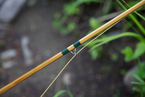      Les cannes à moucher Sylvestre deviendra un atelier innovant ; une entreprise de fabrication de cannes à moucher en bambou dans un premier temps, et de fabrication de cannes avec d'autres matériaux dans un deuxième temps. Nous avons participé, Gilbert et moi, à deux salons de pêche à la mouche de Trois-Rivières, en 2015 et 2016, et déjà la réponse fut excellente. Plusieurs visiteurs ont testé nos cannes dans le bassin central et les commentaires furent très positifs. Nous avons d'ailleurs reçu quelques précommandes de cannes en bambou malgré le fait que nous précisions ne pas en vendre encore étant donné que nous étions en phase de test de produits et de fabrication de prototypes. C'est très encourageant pour notre projet d'entreprise et pour notre jeune relève. Nous participerons aussi, à la fin mai, à l'événement Canadian Cane en Ontario qui rassemble, le temps d'un week-end, les meilleurs fabricants de cannes à moucher en bambou du Canada et des États-Unis. Nous serons les fiers représentants du Québec. Finalement, en octobre, nous participerons à l'événement The Big Bamboo & Glass Bash qui se tiendra en Pennsylvanie, une autre rencontre de fabricants de cannes à moucher qui risque d'être fort intéressante,04